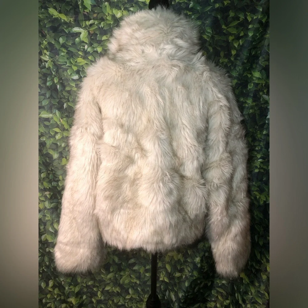 Elegant Gray Faux Fur Jacket